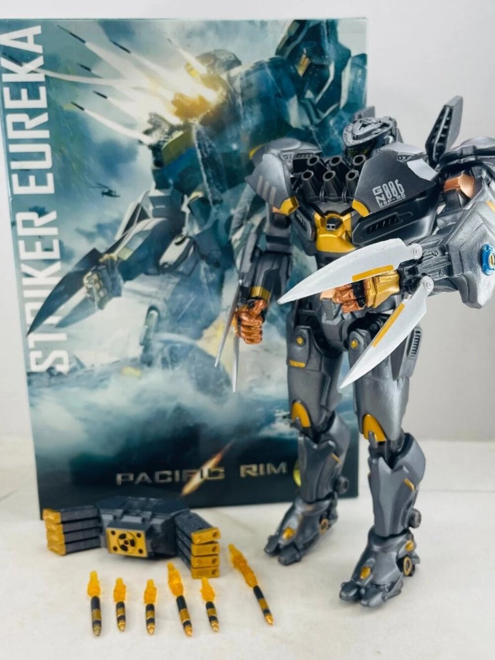 Striker Eureka Jaeger 7" Movable Action Figure Toy Statue Pacific Rim Gift Box